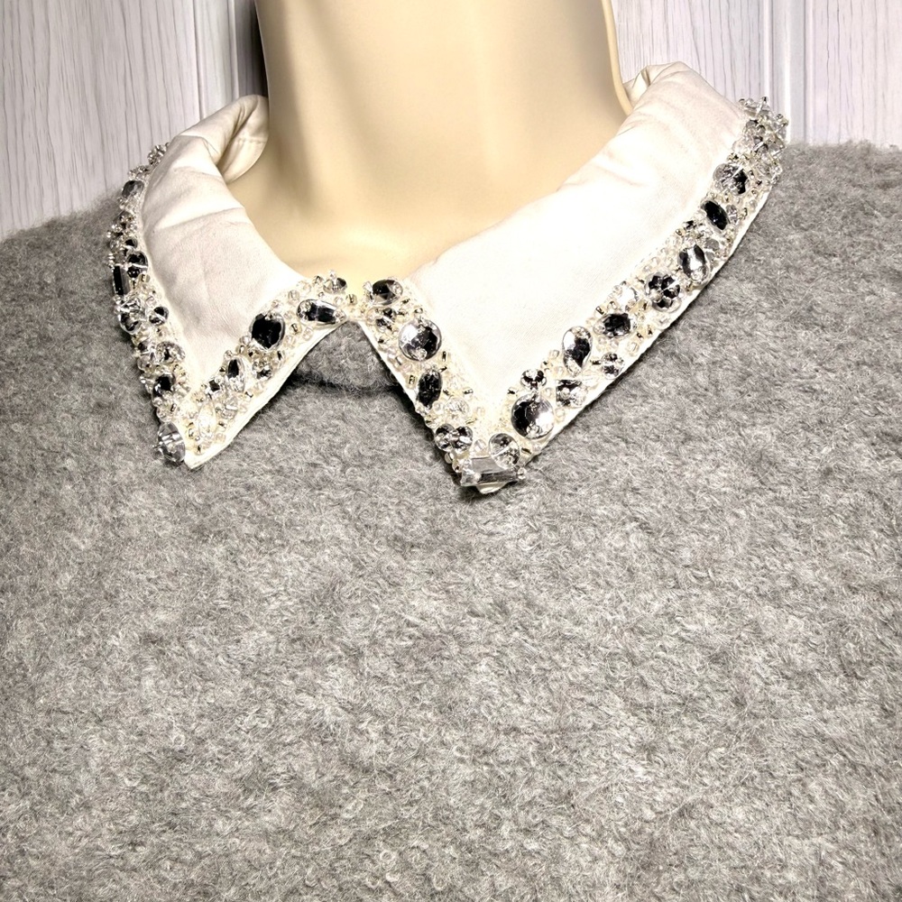 NWT- CeCe Boucle Knit Swift GREY Sweater with a Jewel Embellished Collar sz XL